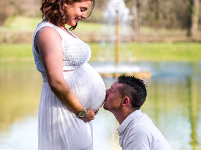 Photographe maternité grossesse – photos futures mamans, futurs parents - Haute-Savoie - Annecy - Minzier - Genève - photos en studio à Minzier près de Frangy - Val des usses - Viry - Valleiry - Lac Léman - Thonon les bains - Evian les bains - Photographe de Haute-Savoie, Annecy