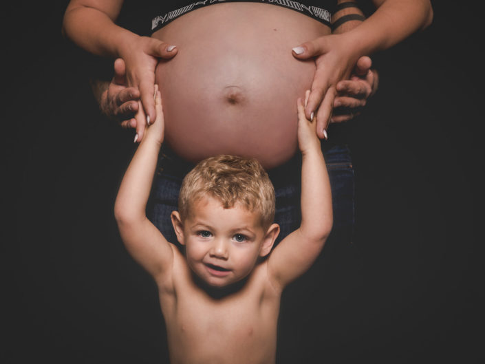 Photographe maternité grossesse – photos futures mamans, futurs parents - Haute-Savoie - Annecy - Minzier - Genève - photos en studio à Minzier près de Frangy - Val des usses - Viry - Valleiry - Lac Léman - Thonon les bains - Evian les bains - Photographe de Haute-Savoie, Annecy