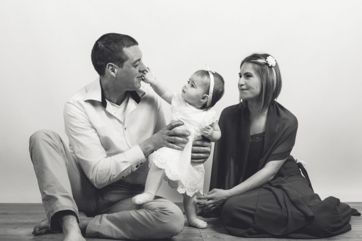 Photographe de portrait en studio à Minzier en Haute-Savoie 74 - photo de mode portrait - Photos Solo - Photo ados et enfants et jeunes Haute-Savoie - Annecy - Minzier - Genève - photos en studio à Minzier près de Frangy - Val des usses - Viry - Valleiry - Lac Léman - Thonon les bains - Evian les bains - Photographe de Haute-Savoie, Annecy Photographe de portraits en Haute-Savoie Photographe portrait Annecy Photographe professionnel près de Genève Séance portrait Haute-Savoie Photographe fine art Photos "fine art", "authentique", "émotion"
