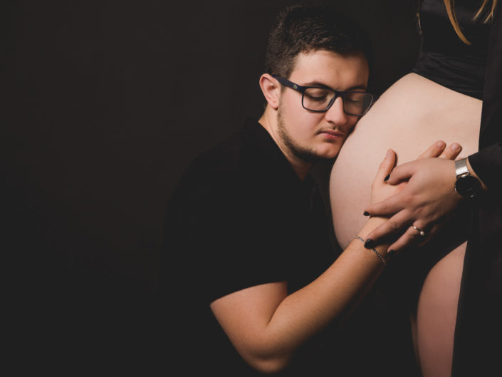 Photographe maternité grossesse – photos futures mamans, futurs parents - Haute-Savoie - Annecy - Minzier - Genève - photos en studio à Minzier près de Frangy - Val des usses - Viry - Valleiry - Lac Léman - Thonon les bains - Evian les bains - Photographe de Haute-Savoie, Annecy