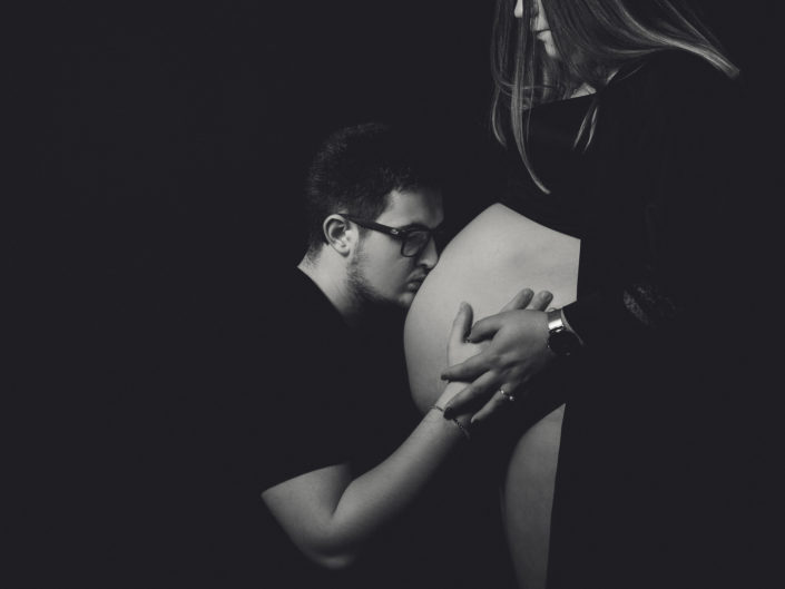 Photographe maternité grossesse – photos futures mamans, futurs parents - Haute-Savoie - Annecy - Minzier - Genève - photos en studio à Minzier près de Frangy - Val des usses - Viry - Valleiry - Lac Léman - Thonon les bains - Evian les bains - Photographe de Haute-Savoie, Annecy