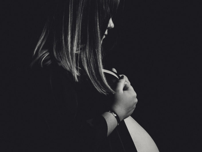 Photographe maternité grossesse – photos futures mamans, futurs parents - Haute-Savoie - Annecy - Minzier - Genève - photos en studio à Minzier près de Frangy - Val des usses - Viry - Valleiry - Lac Léman - Thonon les bains - Evian les bains - Photographe de Haute-Savoie, Annecy