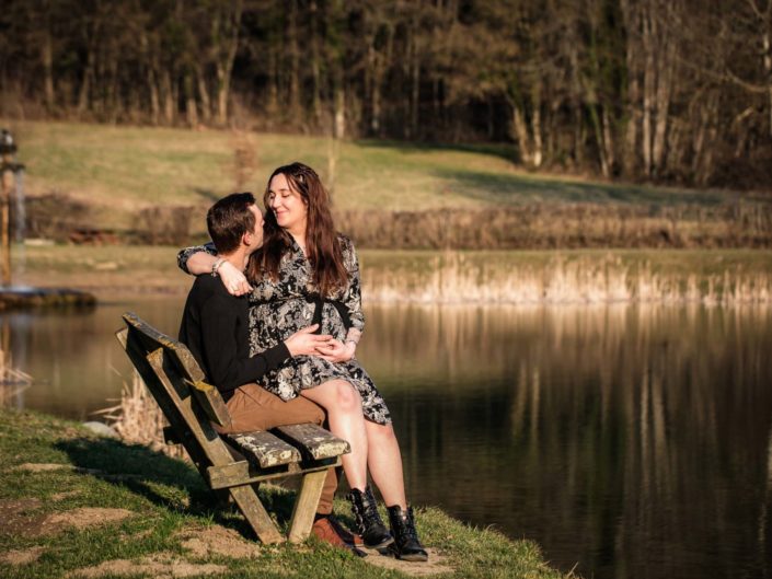 Photographe maternité grossesse – photos futures mamans, futurs parents - Haute-Savoie - Annecy - Minzier - Genève - photos en studio à Minzier près de Frangy - Val des usses - Viry - Valleiry - Lac Léman - Thonon les bains - Evian les bains - Photographe de Haute-Savoie, Annecy