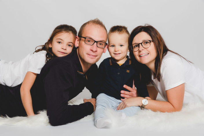 Photographe de portrait - famille - Haute-Savoie - Genève - Minzier - photographe de famille