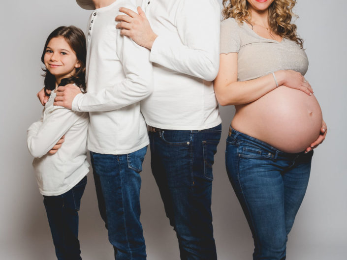 Photographe maternité grossesse – photos futures mamans, futurs parents - Haute-Savoie - Annecy - Minzier - Genève - photos en studio à Minzier près de Frangy - Val des usses - Viry - Valleiry - Lac Léman - Thonon les bains - Evian les bains - Photographe de Haute-Savoie, Annecy