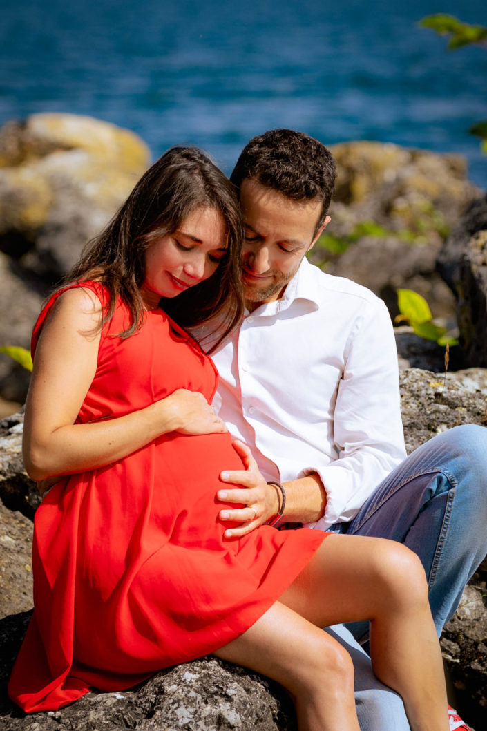 Photographe de grossesse et de naissance maternité - Haute-Savoie - Annecy - Minzier - Genève - photos en extérieur Minzier - Frangy - Val des usses - Viry - Valleiry - Lac Léman - Thonon les bains - Evian les bains