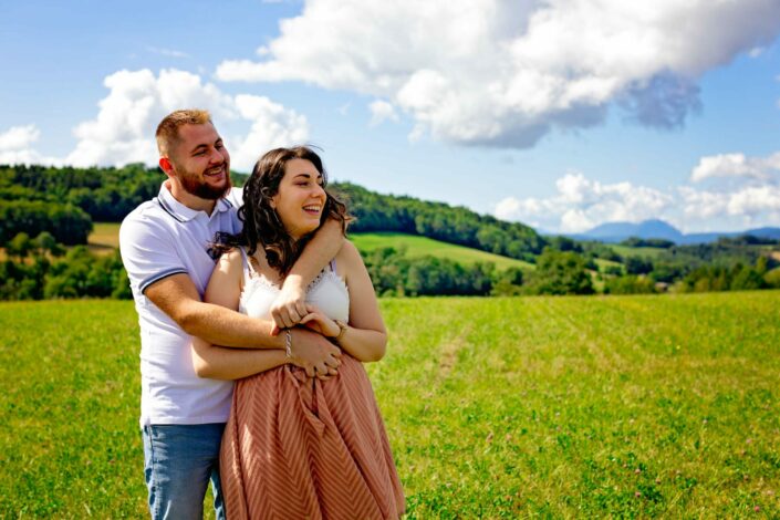 Photographe de mariage - Haute-Savoie - Annecy - Minzier - Genève - photos en extérieur Minzier - Frangy - Val des usses - Viry - Valleiry - photo d'engagement