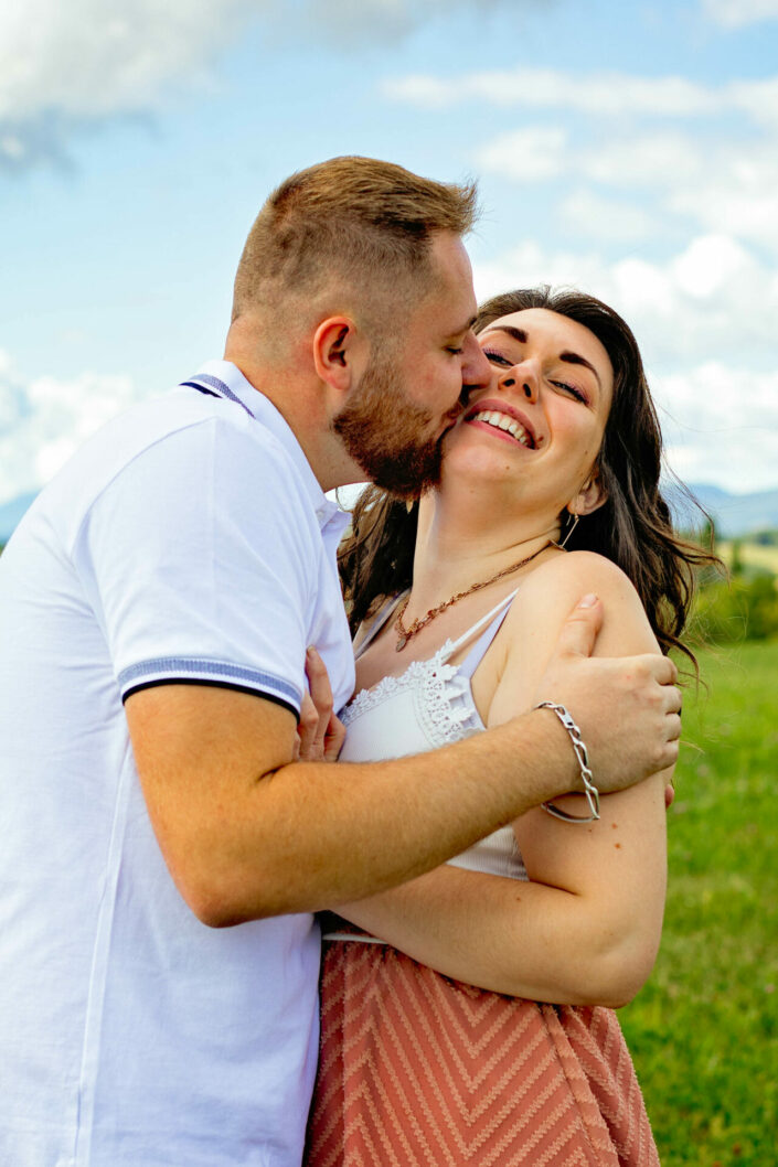 Photographe de mariage - Haute-Savoie - Annecy - Minzier - Genève - photos en extérieur Minzier - Frangy - Val des usses - Viry - Valleiry - photo d'engagement