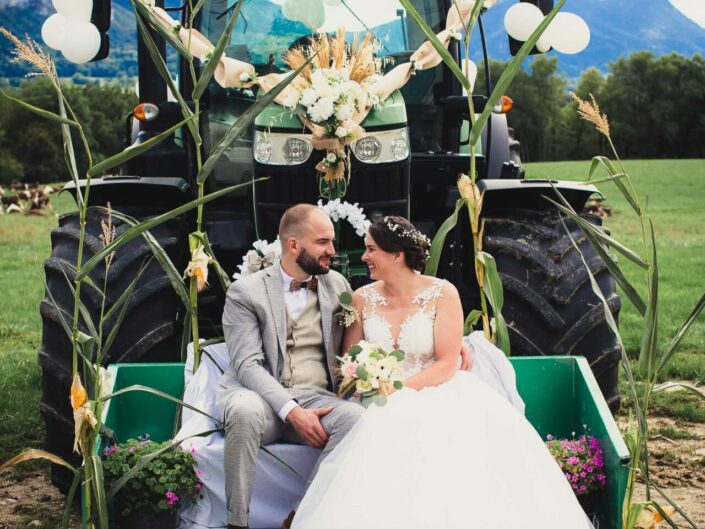 Photographe de mariage basée à Minzier en Haute-Savoie 74 Photographe Annecy - Minzier - Genève - - Val des usses - Viry - Valleiry - Lac Léman - Thonon les bains - Evian les bains - Photographe de Haute-Savoie, Annecy Photographe mariage Haute-Savoie Photographe mariage Annecy Photographe professionnel près de Genève Séance photo couple Lac d’Annecy Reportage mariage naturel et spontané Photographe pour mariage montagne Haute-Savoie Séance engagement Minzier Photographe discret pour mariage Photographe à Minzier Photographe près de Genève pour mariage Photographe événementiel Annecy-Genève