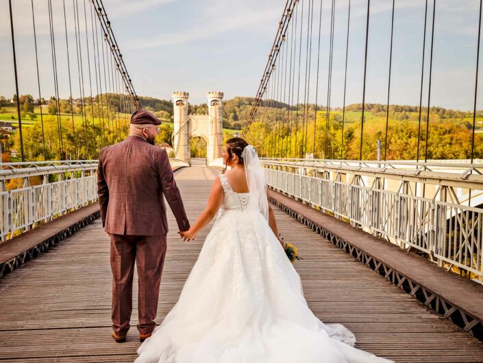 Photographe de mariage basée à Minzier en Haute-Savoie 74 Photographe Annecy - Minzier - Genève - - Val des usses - Viry - Valleiry - Lac Léman - Thonon les bains - Evian les bains - Photographe de Haute-Savoie, Annecy Photographe mariage Haute-Savoie Photographe mariage Annecy Photographe professionnel près de Genève Séance photo couple Lac d’Annecy Reportage mariage naturel et spontané Photographe pour mariage montagne Haute-Savoie Séance engagement Minzier Photographe discret pour mariage Photographe à Minzier Photographe près de Genève pour mariage Photographe événementiel Annecy-Genève