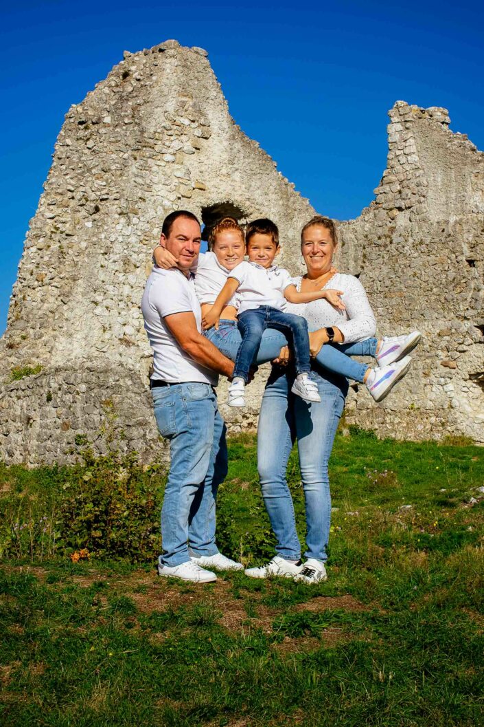 Photographe de portrait en studio à Minzier en Haute-Savoie 74 - photo de mode portrait - Photos Solo - Photo ados et enfants et jeunes Haute-Savoie - Annecy - Minzier - Genève - photos en studio à Minzier près de Frangy - Val des usses - Viry - Valleiry - Lac Léman - Thonon les bains - Evian les bains - Photographe de Haute-Savoie, Annecy Photographe de portraits en Haute-Savoie Photographe portrait Annecy Photographe professionnel près de Genève Séance portrait Haute-Savoie Photographe fine art Photos "fine art", "authentique", "émotion"