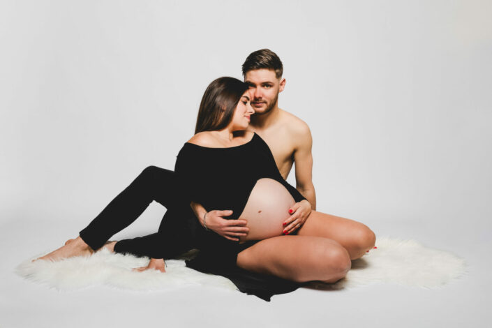 Photographe de grossesse et de naissance maternité - Haute-Savoie - Annecy - Minzier - Genève - photos en studio à Minzier près de Frangy - Val des Usses - Viry - Valleiry - Lac Léman - Thonon les bains - Evian les bains - Photographe de Haute-Savoie, Annecy Photographe maternité -