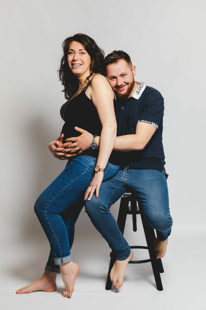 Photographe de grossesse et de naissance maternité - Haute-Savoie - Annecy - Minzier - Genève - photos en studio à Minzier près de Frangy - Val des usses - Viry - Valleiry - Lac Léman - Thonon les bains - Evian les bains - Photographe de Haute-Savoie, Annecy