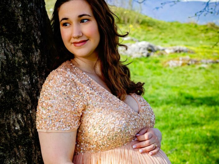 Photographe maternité grossesse - photos futures mamans et futurs parents - Haute-Savoie - Annecy - Minzier - Genève - photos en studio à Minzier près de Frangy - Val des usses - Viry - Valleiry - Lac Léman - Thonon les bains - Evian les bains - Photographe de Haute-Savoie, Annecy