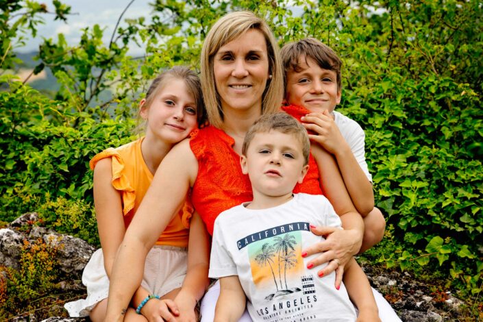 Photographe de portrait en studio à Minzier en Haute-Savoie 74 - photo de mode portrait - Photos Solo - Photo ados et enfants et jeunes Haute-Savoie - Annecy - Minzier - Genève - photos en studio à Minzier près de Frangy - Val des usses - Viry - Valleiry - Lac Léman - Thonon les bains - Evian les bains - Photographe de Haute-Savoie, Annecy Photographe de portraits en Haute-Savoie Photographe portrait Annecy Photographe professionnel près de Genève Séance portrait Haute-Savoie Photographe fine art Photos "fine art", "authentique", "émotion"