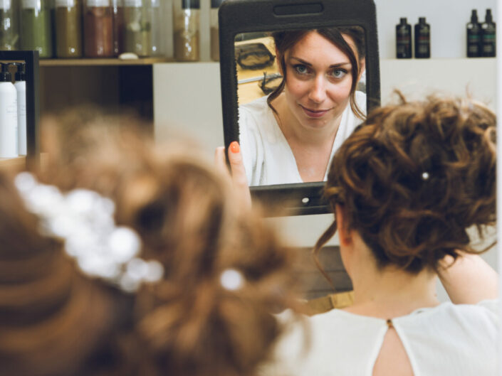 Photographe de mariage basée à Minzier en Haute-Savoie 74 Photographe Annecy - Minzier - Genève - - Val des usses - Viry - Valleiry - Lac Léman - Thonon les bains - Evian les bains - Photographe de Haute-Savoie, Annecy Photographe mariage Haute-Savoie Photographe mariage Annecy Photographe professionnel près de Genève Séance photo couple Lac d’Annecy Reportage mariage naturel et spontané Photographe pour mariage montagne Haute-Savoie Séance engagement Minzier Photographe discret pour mariage Photographe à Minzier Photographe près de Genève pour mariage Photographe événementiel Annecy-Genève