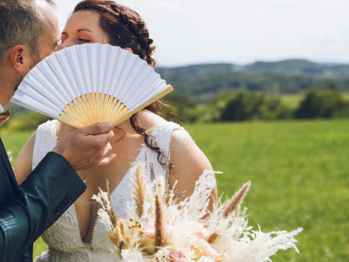 Photographe de mariage basée à Minzier en Haute-Savoie 74 Photographe Annecy - Minzier - Genève - - Val des usses - Viry - Valleiry - Lac Léman - Thonon les bains - Evian les bains - Photographe de Haute-Savoie, Annecy Photographe mariage Haute-Savoie Photographe mariage Annecy Photographe professionnel près de Genève Séance photo couple Lac d’Annecy Reportage mariage naturel et spontané Photographe pour mariage montagne Haute-Savoie Séance engagement Minzier Photographe discret pour mariage Photographe à Minzier Photographe près de Genève pour mariage Photographe événementiel Annecy-Genève