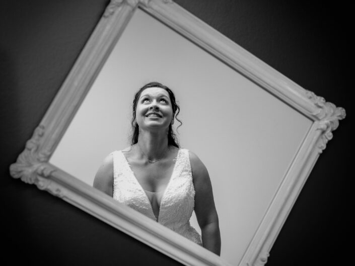 Photographe de mariage basée à Minzier en Haute-Savoie 74 Photographe Annecy - Minzier - Genève - - Val des usses - Viry - Valleiry - Lac Léman - Thonon les bains - Evian les bains - Photographe de Haute-Savoie, Annecy Photographe mariage Haute-Savoie Photographe mariage Annecy Photographe professionnel près de Genève Séance photo couple Lac d’Annecy Reportage mariage naturel et spontané Photographe pour mariage montagne Haute-Savoie Séance engagement Minzier Photographe discret pour mariage Photographe à Minzier Photographe près de Genève pour mariage Photographe événementiel Annecy-Genève