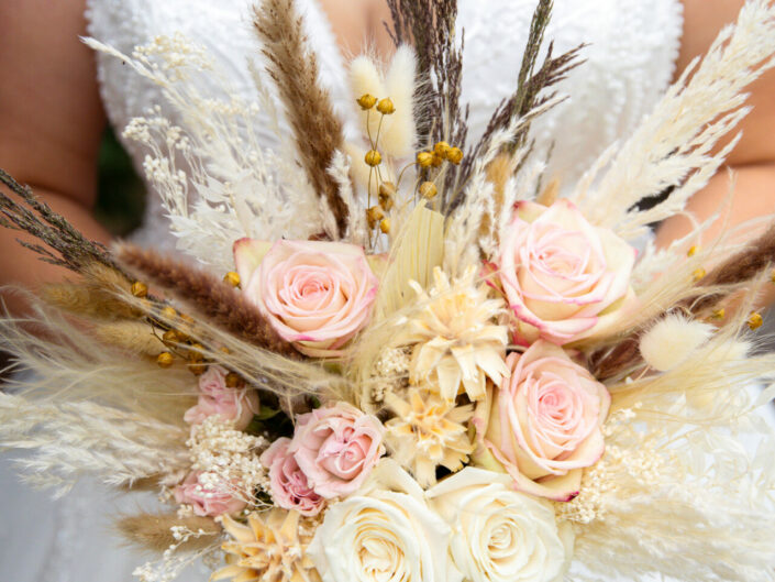 Photographe de mariage basée à Minzier en Haute-Savoie 74 Photographe Annecy - Minzier - Genève - - Val des usses - Viry - Valleiry - Lac Léman - Thonon les bains - Evian les bains - Photographe de Haute-Savoie, Annecy Photographe mariage Haute-Savoie Photographe mariage Annecy Photographe professionnel près de Genève Séance photo couple Lac d’Annecy Reportage mariage naturel et spontané Photographe pour mariage montagne Haute-Savoie Séance engagement Minzier Photographe discret pour mariage Photographe à Minzier Photographe près de Genève pour mariage Photographe événementiel Annecy-Genève