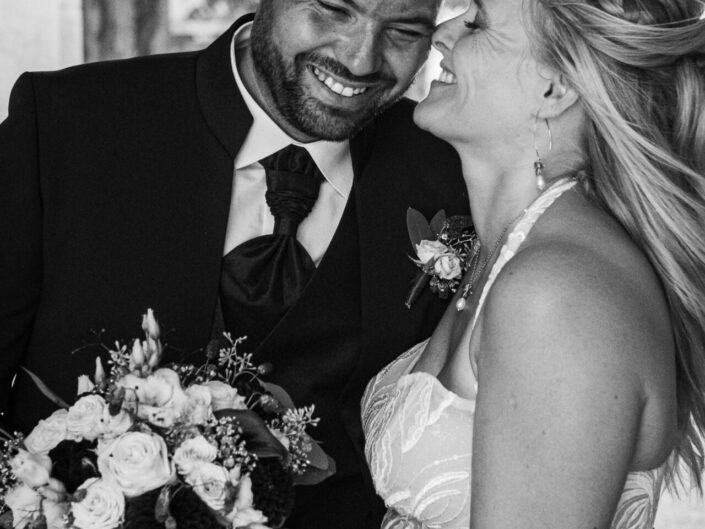 Photographe de mariage basée à Minzier en Haute-Savoie 74 Photographe Annecy - Minzier - Genève - - Val des usses - Viry - Valleiry - Lac Léman - Thonon les bains - Evian les bains - Photographe de Haute-Savoie, Annecy Photographe mariage Haute-Savoie Photographe mariage Annecy Photographe professionnel près de Genève Séance photo couple Lac d’Annecy Reportage mariage naturel et spontané Photographe pour mariage montagne Haute-Savoie Séance engagement Minzier Photographe discret pour mariage Photographe à Minzier Photographe près de Genève pour mariage Photographe événementiel Annecy-Genève