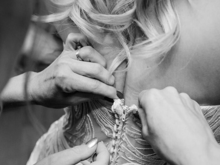 Photographe de mariage basée à Minzier en Haute-Savoie 74 Photographe Annecy - Minzier - Genève - - Val des usses - Viry - Valleiry - Lac Léman - Thonon les bains - Evian les bains - Photographe de Haute-Savoie, Annecy Photographe mariage Haute-Savoie Photographe mariage Annecy Photographe professionnel près de Genève Séance photo couple Lac d’Annecy Reportage mariage naturel et spontané Photographe pour mariage montagne Haute-Savoie Séance engagement Minzier Photographe discret pour mariage Photographe à Minzier Photographe près de Genève pour mariage Photographe événementiel Annecy-Genève
