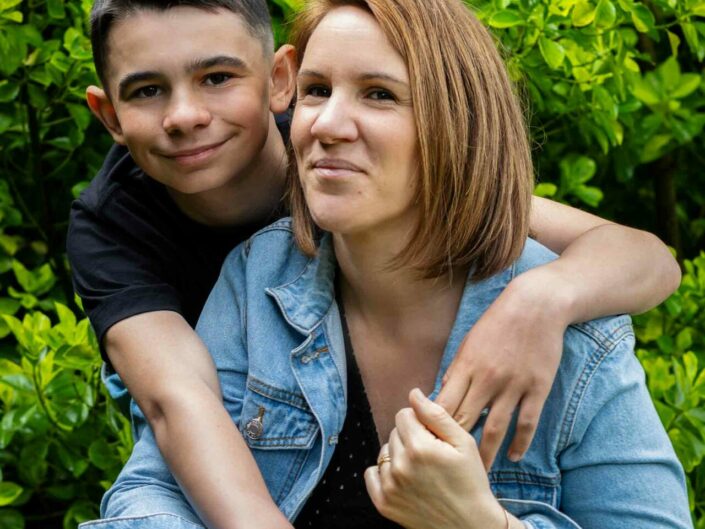 Photographe de portrait en studio à Minzier en Haute-Savoie 74 - photo de mode portrait - Photos en duo ou en couple - Annecy - Minzier - Genève - photos en studio à Minzier près de Frangy - Val des usses - Viry - Valleiry - Lac Léman - Thonon les bains - Evian les bains - Photographe de Haute-Savoie, Annecy Photographe de portraits en Haute-Savoie Photographe portrait Annecy Photographe professionnel près de Genève Séance portrait Haute-Savoie Photographe fine art Photos "fine art", "authentique", "émotion"