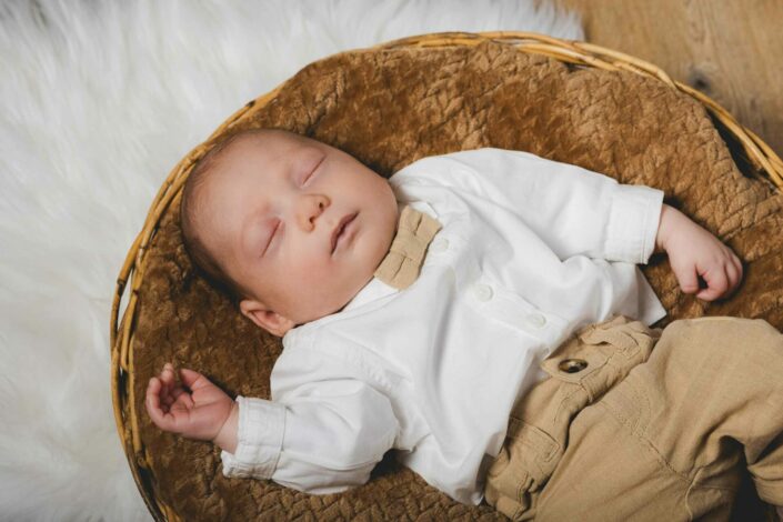 Photographe maternité naissance et allaitement bébé - Haute-Savoie - Annecy - Minzier - Genève - photos en studio à Minzier près de Frangy - Val des usses - Viry - Valleiry - Lac Léman - Thonon les bains - Evian les bains - Photographe de Haute-Savoie, Annecy