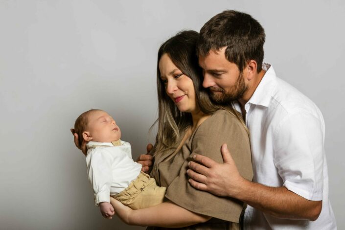 Photographe maternité naissance et allaitement bébé - Haute-Savoie - Annecy - Minzier - Genève - photos en studio à Minzier près de Frangy - Val des usses - Viry - Valleiry - Lac Léman - Thonon les bains - Evian les bains - Photographe de Haute-Savoie, Annecy