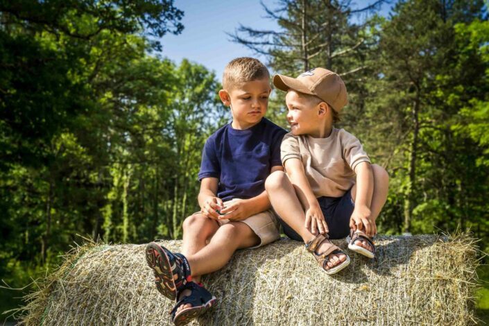 Photographe de portrait en studio à Minzier en Haute-Savoie 74 - photo de mode portrait enfant - Photos Solo - Photo ados et enfants et jeunes Haute-Savoie - Annecy - Minzier - Genève - photos en studio à Minzier près de Frangy - Val des usses - Viry - Valleiry - Lac Léman - Thonon les bains - Evian les bains - Photographe de Haute-Savoie, Annecy Photographe de portraits en Haute-Savoie Photographe portrait Annecy Photographe professionnel près de Genève Séance portrait Haute-Savoie Photographe fine art Photos "fine art", "authentique", "émotion" - Photographe de famille en Haute-savoie Annecy Genève