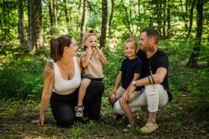 Photographe de portrait en studio à Minzier en Haute-Savoie 74 - photo de mode portrait - Photos Solo - Photo ados et enfants et jeunes Haute-Savoie - Annecy - Minzier - Genève - photos en studio à Minzier près de Frangy - Val des usses - Viry - Valleiry - Lac Léman - Thonon les bains - Evian les bains - Photographe de Haute-Savoie, Annecy Photographe de portraits en Haute-Savoie Photographe portrait Annecy Photographe professionnel près de Genève Séance portrait Haute-Savoie Photographe fine art Photos "fine art", "authentique", "émotion" - Photographe de famille en Haute-savoie Annecy Genève