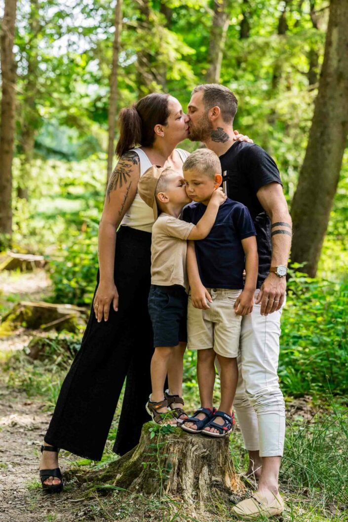 Photographe de portrait en studio à Minzier en Haute-Savoie 74 - photo de mode portrait - Photos Solo - Photo ados et enfants et jeunes Haute-Savoie - Annecy - Minzier - Genève - photos en studio à Minzier près de Frangy - Val des usses - Viry - Valleiry - Lac Léman - Thonon les bains - Evian les bains - Photographe de Haute-Savoie, Annecy Photographe de portraits en Haute-Savoie Photographe portrait Annecy Photographe professionnel près de Genève Séance portrait Haute-Savoie Photographe fine art Photos "fine art", "authentique", "émotion" - Photographe de famille en Haute-savoie Annecy Genève