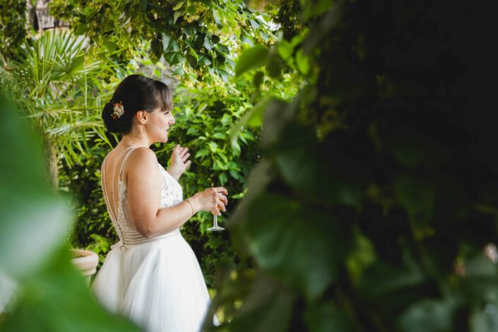 Photographe de mariage basée à Minzier en Haute-Savoie 74 Photographe Annecy - Minzier - Genève - - Val des usses - Viry - Valleiry - Lac Léman - Thonon les bains - Evian les bains - Photographe de Haute-Savoie, Annecy Photographe mariage Haute-Savoie Photographe mariage Annecy Photographe professionnel près de Genève Séance photo couple Lac d’Annecy Reportage mariage naturel et spontané Photographe pour mariage montagne Haute-Savoie Séance engagement Minzier Photographe discret pour mariage Photographe à Minzier Photographe près de Genève pour mariage Photographe événementiel Annecy-Genève