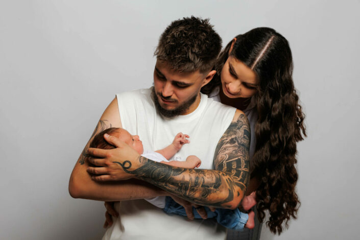 Photographe maternité naissance et allaitement bébé - Haute-Savoie - Annecy - Minzier - Genève - photos en studio à Minzier près de Frangy - Val des usses - Viry - Valleiry - Lac Léman - Thonon les bains - Evian les bains - Photographe de Haute-Savoie, Annecy