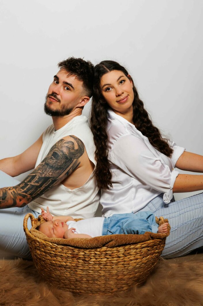 Photographe maternité naissance et allaitement bébé - Haute-Savoie - Annecy - Minzier - Genève - photos en studio à Minzier près de Frangy - Val des usses - Viry - Valleiry - Lac Léman - Thonon les bains - Evian les bains - Photographe de Haute-Savoie, Annecy