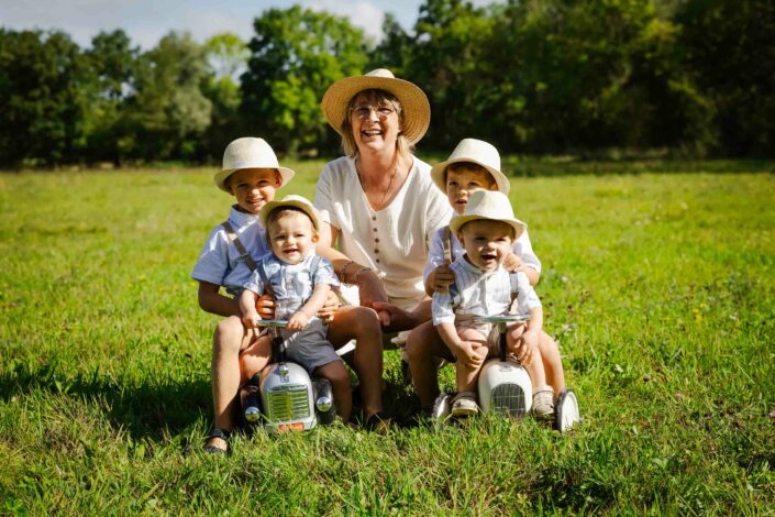 Photographe de portrait en studio à Minzier en Haute-Savoie 74 - photo de mode portrait enfant - Photos Solo - Photo ados et enfants et jeunes Haute-Savoie - Annecy - Minzier - Genève - photos en studio à Minzier près de Frangy - Val des usses - Viry - Valleiry - Lac Léman - Thonon les bains - Evian les bains - Photographe de Haute-Savoie, Annecy Photographe de portraits en Haute-Savoie Photographe portrait Annecy Photographe professionnel près de Genève Séance portrait Haute-Savoie Photographe fine art Photos "fine art", "authentique", "émotion" - Photographe de famille en Haute-savoie Annecy Genève