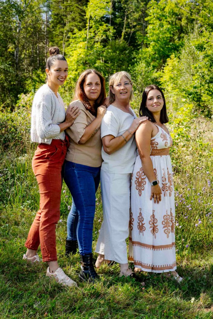 Photographe de portrait en studio à Minzier en Haute-Savoie 74 - photo de mode portrait enfant - Photos Solo - Photo ados et enfants et jeunes Haute-Savoie - Annecy - Minzier - Genève - photos en studio à Minzier près de Frangy - Val des usses - Viry - Valleiry - Lac Léman - Thonon les bains - Evian les bains - Photographe de Haute-Savoie, Annecy Photographe de portraits en Haute-Savoie Photographe portrait Annecy Photographe professionnel près de Genève Séance portrait Haute-Savoie Photographe fine art Photos "fine art", "authentique", "émotion" - Photographe de famille en Haute-savoie Annecy Genève