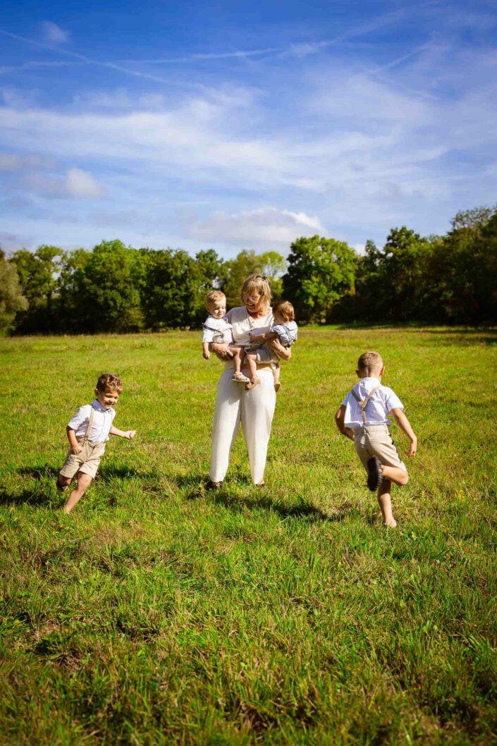 Photographe de portrait en studio à Minzier en Haute-Savoie 74 - photo de mode portrait enfant - Photos Solo - Photo ados et enfants et jeunes Haute-Savoie - Annecy - Minzier - Genève - photos en studio à Minzier près de Frangy - Val des usses - Viry - Valleiry - Lac Léman - Thonon les bains - Evian les bains - Photographe de Haute-Savoie, Annecy Photographe de portraits en Haute-Savoie Photographe portrait Annecy Photographe professionnel près de Genève Séance portrait Haute-Savoie Photographe fine art Photos "fine art", "authentique", "émotion" - Photographe de famille en Haute-savoie Annecy Genève