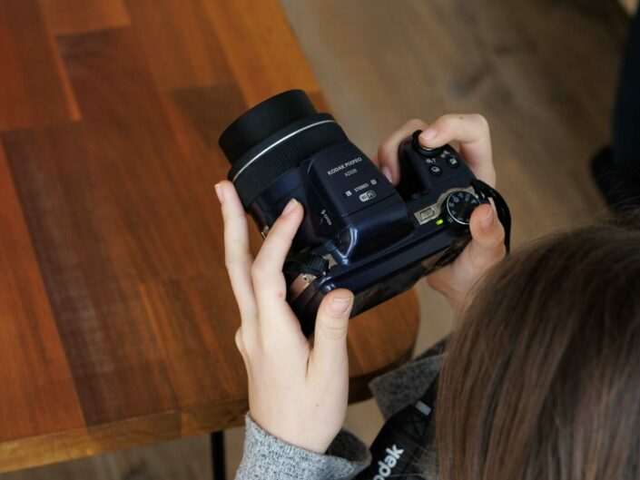 Cours photos pour enfants et ados - Ateliers photos enfant et ados - Cours de photographie à Minzier - Haute Savoie - Annecy - Genève - Frangy - Val des usses - Viry - Valleiry - Lac Léman - Thonon les bains - Evian les bains - Photographe de Haute-Savoie, Annecy - Apprendre la photos de manière ludique pour les enfants