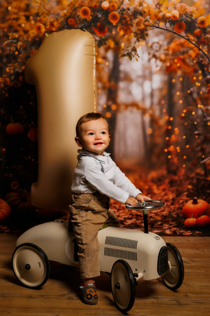 Photographe de portrait en studio à Minzier en Haute-Savoie 74 - photo de mode portrait enfant - Photos Solo - Photo ados et enfants et jeunes Haute-Savoie - Annecy - Minzier - Genève - photos en studio à Minzier près de Frangy - Val des usses - Viry - Valleiry - Lac Léman - Thonon les bains - Evian les bains - Photographe de Haute-Savoie, Annecy Photographe de portraits en Haute-Savoie Photographe portrait Annecy Photographe professionnel près de Genève Séance portrait Haute-Savoie Photographe fine art Photos "fine art", "authentique", "émotion" - Photographe de famille en Haute-savoie Annecy Genève Mini séances photos automne anniversaire pour enfant en studio à Minzier avec photographe professionnel basée près d'annecy, Frangy, Valleiry, Genève