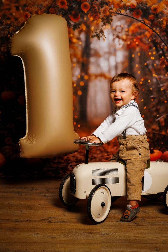 Photographe de portrait en studio à Minzier en Haute-Savoie 74 - photo de mode portrait enfant - Photos Solo - Photo ados et enfants et jeunes Haute-Savoie - Annecy - Minzier - Genève - photos en studio à Minzier près de Frangy - Val des usses - Viry - Valleiry - Lac Léman - Thonon les bains - Evian les bains - Photographe de Haute-Savoie, Annecy Photographe de portraits en Haute-Savoie Photographe portrait Annecy Photographe professionnel près de Genève Séance portrait Haute-Savoie Photographe fine art Photos "fine art", "authentique", "émotion" - Photographe de famille en Haute-savoie Annecy Genève Mini séances photos automne anniversaire pour enfant en studio à Minzier avec photographe professionnel basée près d'annecy, Frangy, Valleiry, Genève