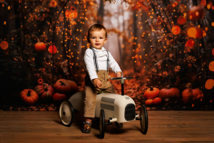 Photographe de portrait en studio à Minzier en Haute-Savoie 74 - photo de mode portrait enfant - Photos Solo - Photo ados et enfants et jeunes Haute-Savoie - Annecy - Minzier - Genève - photos en studio à Minzier près de Frangy - Val des usses - Viry - Valleiry - Lac Léman - Thonon les bains - Evian les bains - Photographe de Haute-Savoie, Annecy Photographe de portraits en Haute-Savoie Photographe portrait Annecy Photographe professionnel près de Genève Séance portrait Haute-Savoie Photographe fine art Photos "fine art", "authentique", "émotion" - Photographe de famille en Haute-savoie Annecy Genève Mini séances photos automne anniversaire pour enfant en studio à Minzier avec photographe professionnel basée près d'annecy, Frangy, Valleiry, Genève