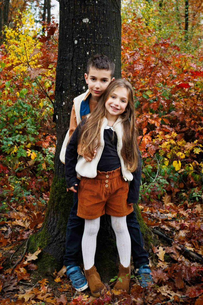 Photographe de portrait en studio à Minzier en Haute-Savoie 74 - photo de mode portrait enfant - Photos Solo - Photo ados et enfants et jeunes Haute-Savoie - Annecy - Minzier - Genève - photos en studio à Minzier près de Frangy - Val des usses - Viry - Valleiry - Lac Léman - Thonon les bains - Evian les bains - Photographe de Haute-Savoie, Annecy Photographe de portraits en Haute-Savoie Photographe portrait Annecy Photographe professionnel près de Genève Séance portrait Haute-Savoie Photographe fine art Photos "fine art", "authentique", "émotion" - Photographe de famille en Haute-savoie Annecy Genève Photo de famille en foret sur le thème de l'automne - foret de minzier haute savoie